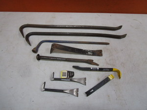 lot 218 image: Crow Bars