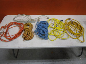 lot 237 image: Extension Chords