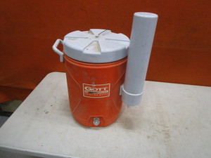 lot 302 image: 5gal Drink Dispensing Cooler