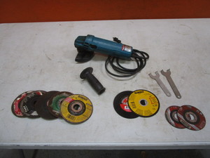 lot 306 image: Makita Angle Grider & Discs