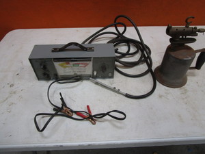 lot 322 image: Vintage Torch & Exhaust Gas Analyzer