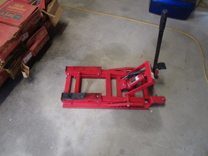 lot 6 image: Motorcycle Jack