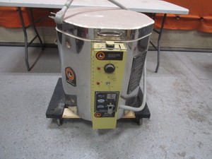 lot 25 image: Duncan DK 820X-1 Ceramic Kiln 22x22x24