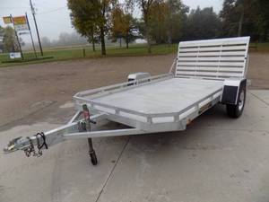 lot 1 image: 1006 Aluminum Utility Trailer with Ramp