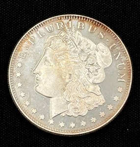 lot 18 image: One Troy Ounce .999 Fine Silver Round Coin