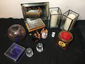 lot 140 image: Vintage Various Home dcor