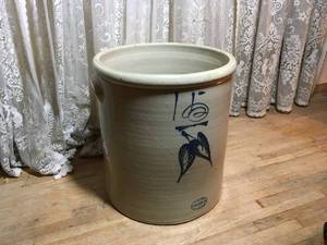 lot 1 image: Red Wing Pottery Crock