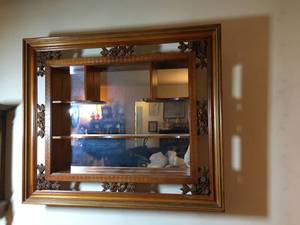 lot 2 image: Display Shelf Mirror