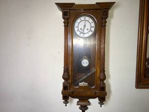 lot 4 image: Pendulum Wall Clock