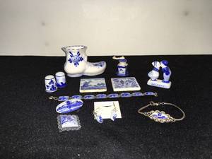 lot 107 image: Holland Delft Blue Misc. Lot