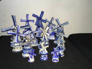 lot 108 image: Holland Delft Blue Windmill Lot