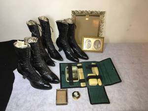 lot 122 image: Antique Collectibles