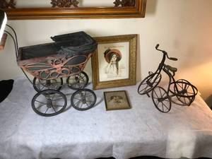 lot 123 image: Antiques Items