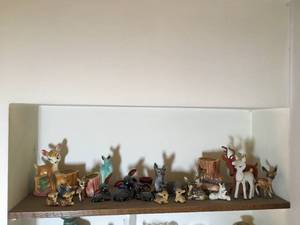 lot 127 image: Variety of Antique Figurines