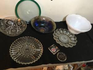 lot 131 image: Vintage Serving Dishes