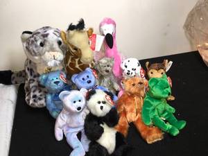 lot 165 image: Assorted Stuffed Animals