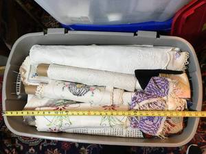 lot 166 image: Assorted Vintage Fabric Lot