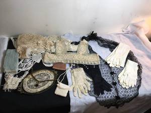 lot 173 image: Antique Clothing Accessories
