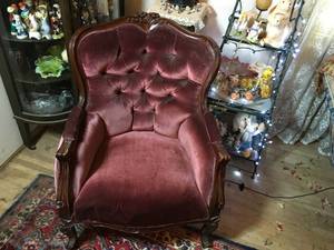 lot 9 image: Victorian Velvet Chair