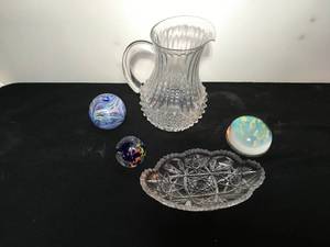 lot 148 image: Antique Glass Items