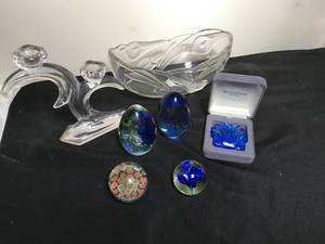 lot 149 image: Assorted Glass Items