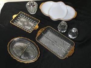 lot 153 image: Antique Glass Items