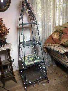 lot 14 image: Vintage Wrought Iron Plant Stand