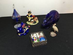 lot 90 image: Assorted Antique Collectibles