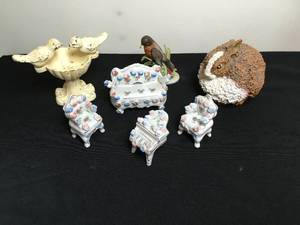 lot 91 image: Assorted Antique Collectibles