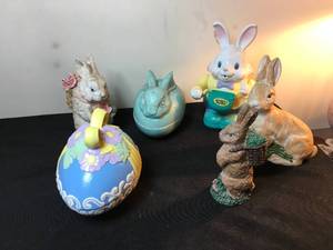 lot 94 image: Antique Easter Holiday Decor