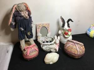 lot 96 image: Antique Easter Holiday Decor