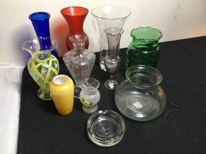 lot 161 image: Assorted Glass VasesAshtray
