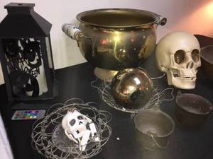 lot 163 image: Holiday Halloween Dcor