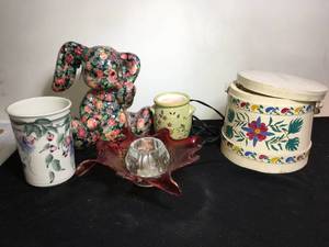 lot 188 image: Household Dcor