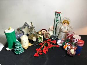 lot 192 image: Holiday Christmas Lot