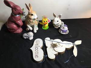 lot 205 image: Holiday Easter Dcor