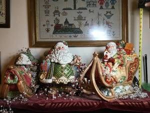 lot 210 image: Holiday Christmas Dcor