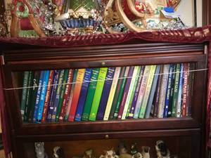 lot 211 image: Antique Collectors Books