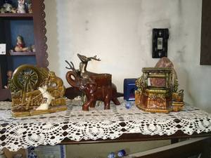 lot 68 image: Assorted Collectible Lot