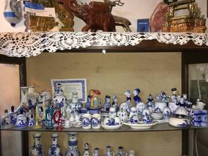 lot 69 image: Holland Blue Delft Items