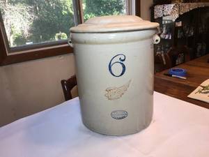 lot 29 image: Red Wing Pottery Crock