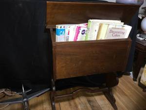 lot 38 image: Wooden Magazine Rack w Books