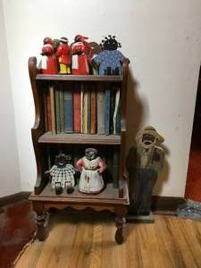 lot 54 image: Mini Wooden Book Shelf with Collectibles