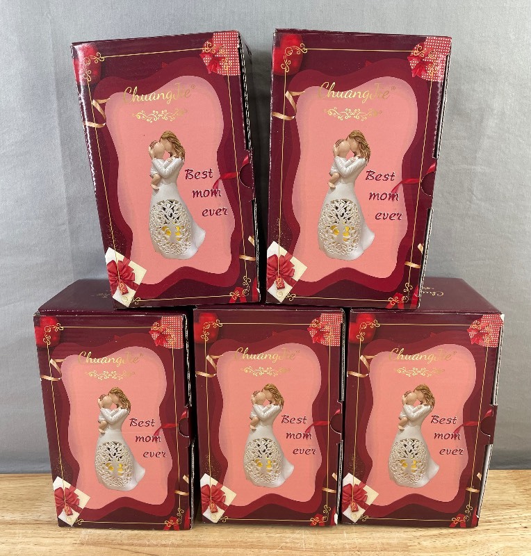lot 47 image: Resellers Dream 5 Mother and Child Best Mom Ever LED Figurine Gifts - Brand New
