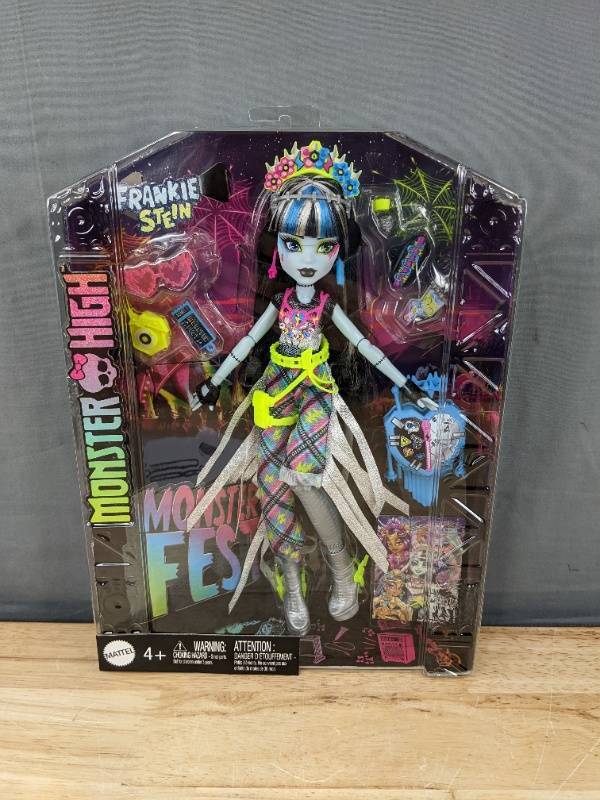 lot 46J image: Monster High Frankie Stein Doll with Accessories - Brand New
