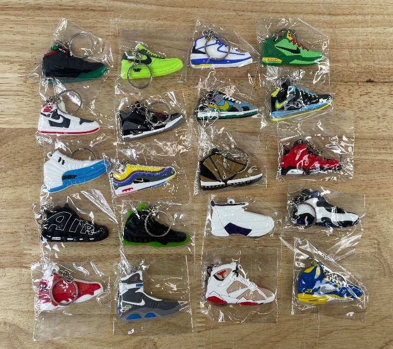 lot 21C image: 20 Brand New Nike, Air Jordan, Air Max, Kobe, Lebron Sneaker Shoe Keychains