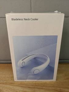 lot 406 image: Bladeless Neck Cooler, Brand New, Slight Package Damage - New P