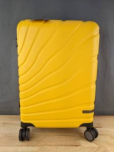 lot 53 image: VANKEAN 20 Inch Carry-On Spinner Hard Shell Luggage in Yellow - New B