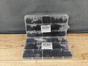 lot 169 image: 2 Screw Kits, 360 pieces each, new in plastic cases