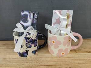 lot 262 image: 2pc Mug, Notepad & Pen Gift Sets Flower & Butterfly - Brand New